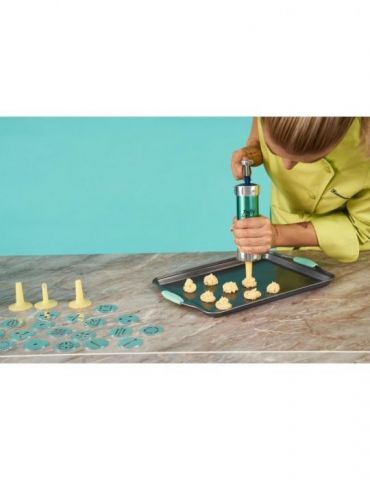 Aparat pentru biscuiti/fursercuri 21 cm simona pope inlcude: 20 forme Heinner - 1
