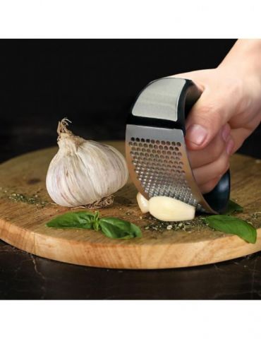 Curved garlic press 11 x 5 x 7 cm
material: Vanora - 1