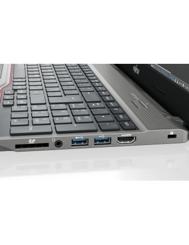 Fujitsu CELSIUS H5511 i5-1135G7 Stație de lucru mobilă 39,6 cm (15.6") Full HD Intel® Core™ i5 16 Giga Bites DDR4-SDRAM 512