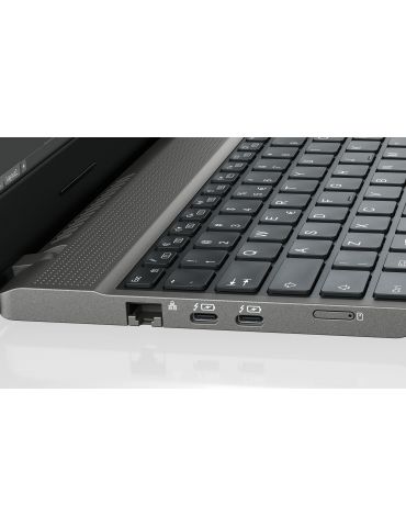 Fujitsu CELSIUS H5511 i5-1135G7 Stație de lucru mobilă 39,6 cm (15.6") Full HD Intel® Core™ i5 16 Giga Bites DDR4-SDRAM 512