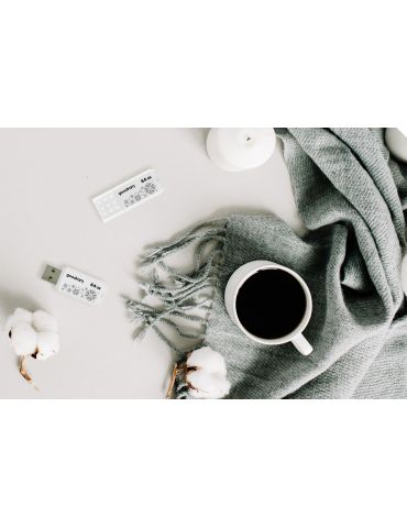 Goodram Pendrive UME2 64GB USB 2.0 Winter memorii flash USB 64 Giga Bites USB Tip-A Multicolor
