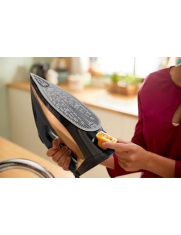 Philips 7000 series DST7040 80 Fier de călcat cu abur HV Negru auriu