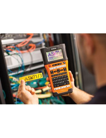 Brother PT-E550WNIVP imprimante pentru etichete De transfer termic 30 mm sec Fără fir HSE TZe Wi-Fi QWERTY