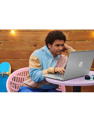 HP 17-cn0024nq Intel® Core™ i5 i5-1135G7 Laptop 43,9 cm (17.3") Full HD 8 Giga Bites DDR4-SDRAM 1,26 TB HDD+SSD Wi-Fi 5