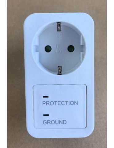 Stecher cu protectie la... - Tik.ro